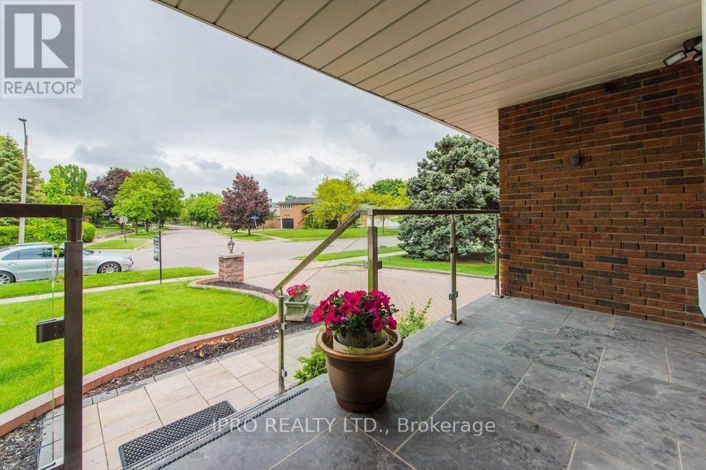 Mississauga (applewood), ON L4Y2W6,1239 SILVER SPEAR ROAD
