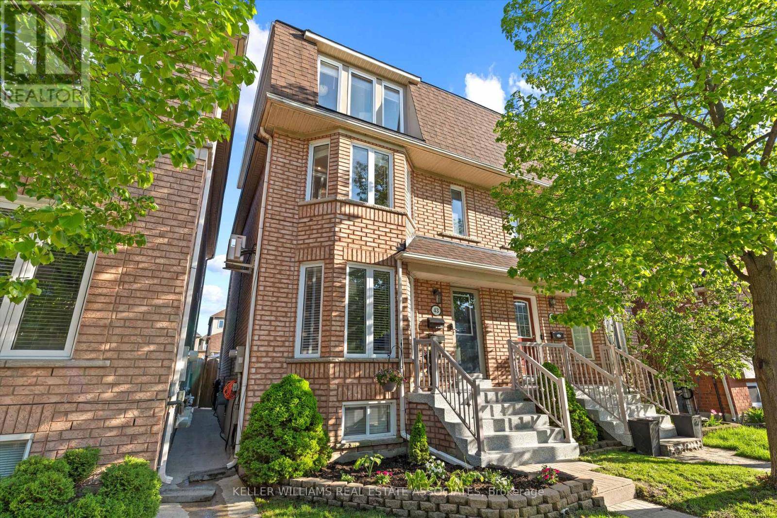 Toronto (junction Area), ON M6N5C6,43 VIELLA STREET