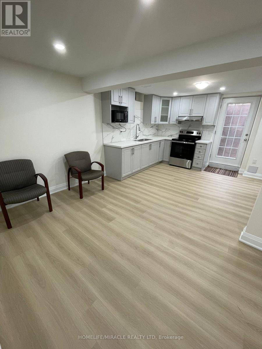 Mississauga (hurontario), ON L5R1J8,4602 BISMARK CRESCENT