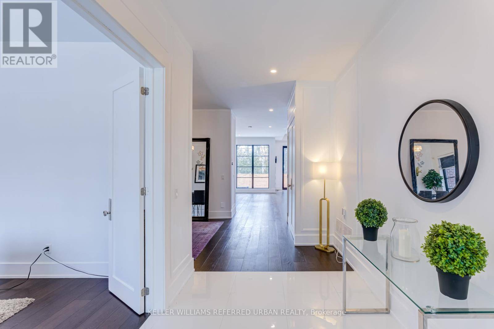 Toronto (stonegate-queensway), ON M8Z2H8,57 AMBLESIDE AVENUE