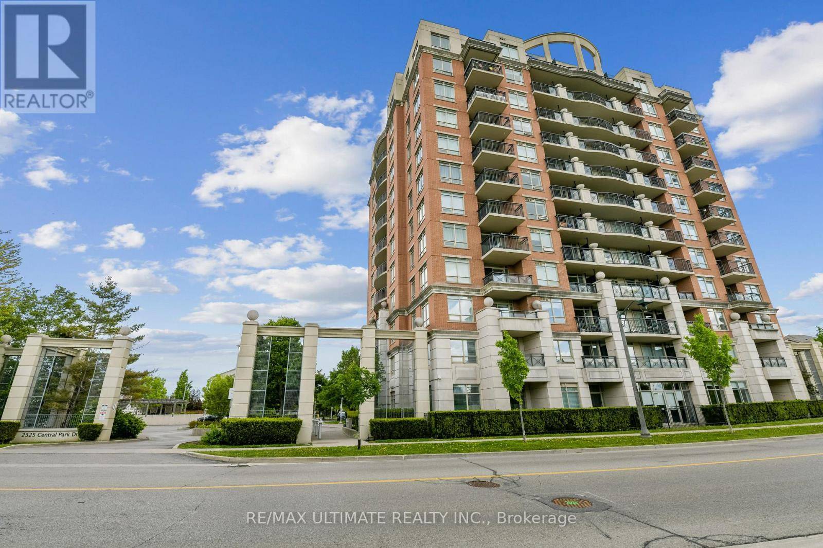 Oakville (ro River Oaks), ON L6H0E5,2325 Central Park DR #202