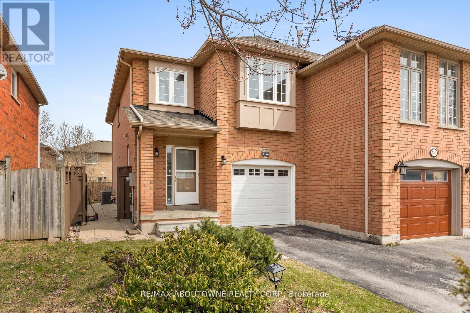 Oakville (wm Westmount), ON L6M3W7,2149 SHORNCLIFFE BOULEVARD