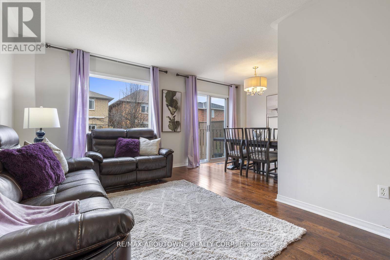 Oakville (wm Westmount), ON L6M3W7,2149 SHORNCLIFFE BOULEVARD