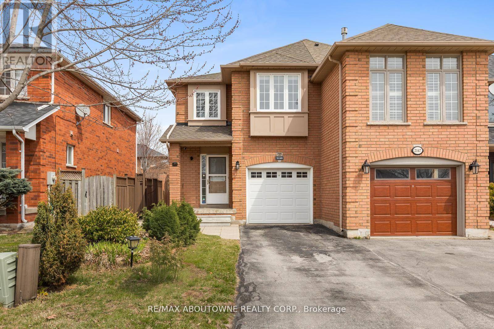 Oakville (wm Westmount), ON L6M3W7,2149 SHORNCLIFFE BOULEVARD