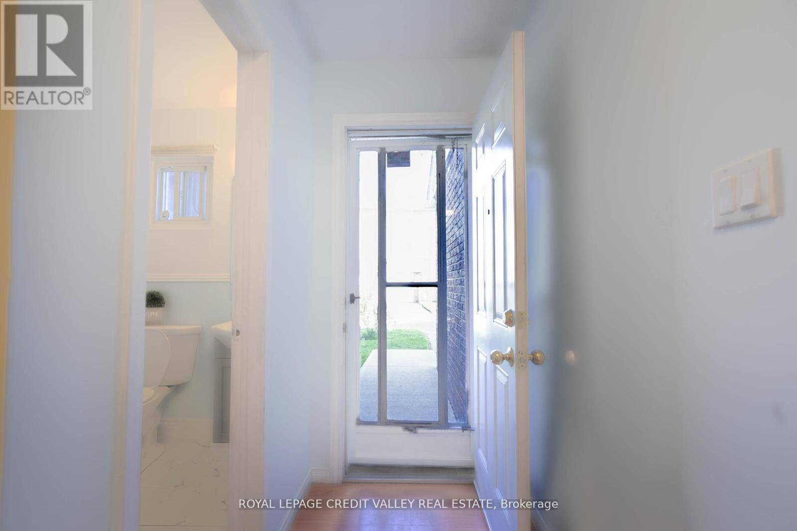 Brampton (bramalea West Industrial), ON L6T3Z3,8 SANDRINGHAM COURT