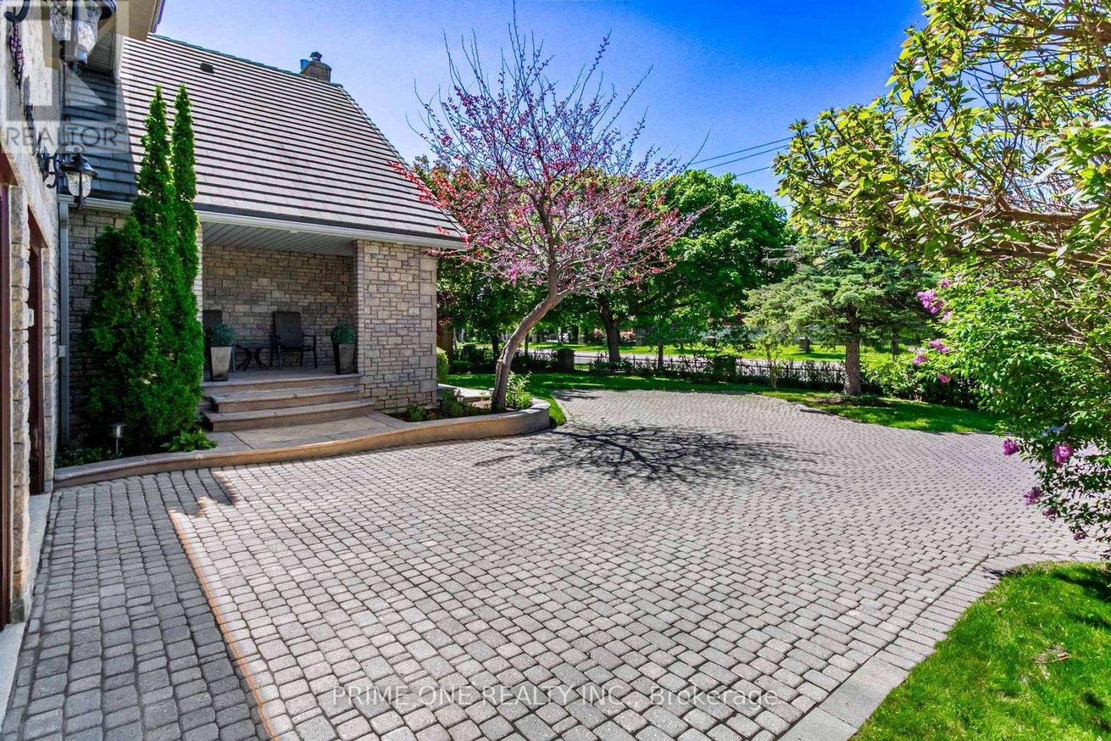 Mississauga (central Erin Mills), ON L5M4Y1,5087 MISSISSAUGA ROAD