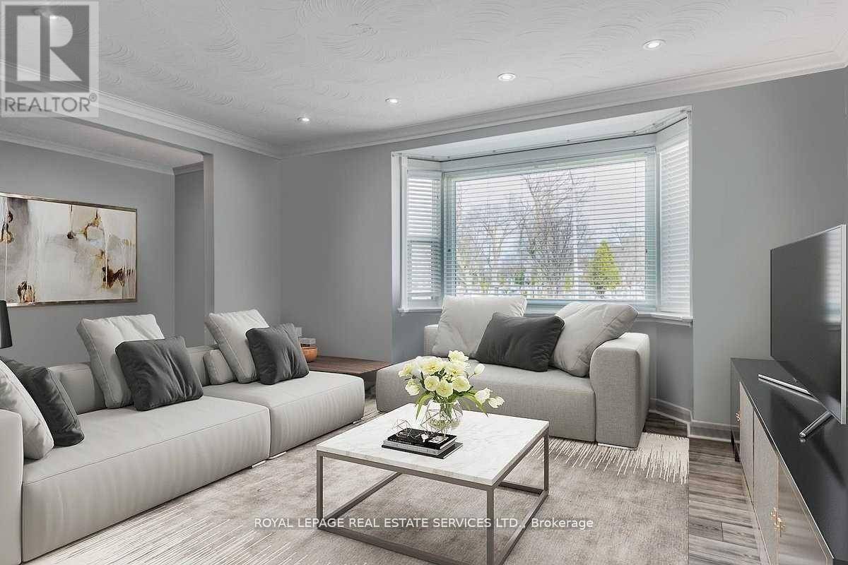 Toronto (humber Heights), ON M9P2A7,2289 LAWRENCE AVENUE W