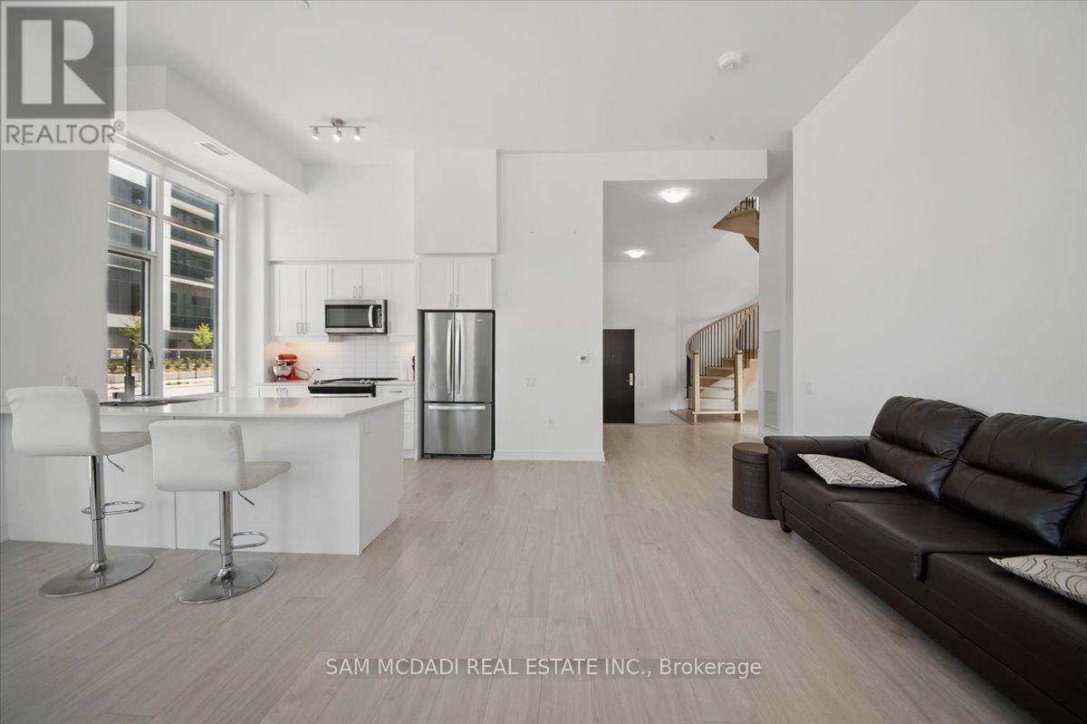 Mississauga (hurontario), ON L4Z0C6,8 Nahani WAY #124