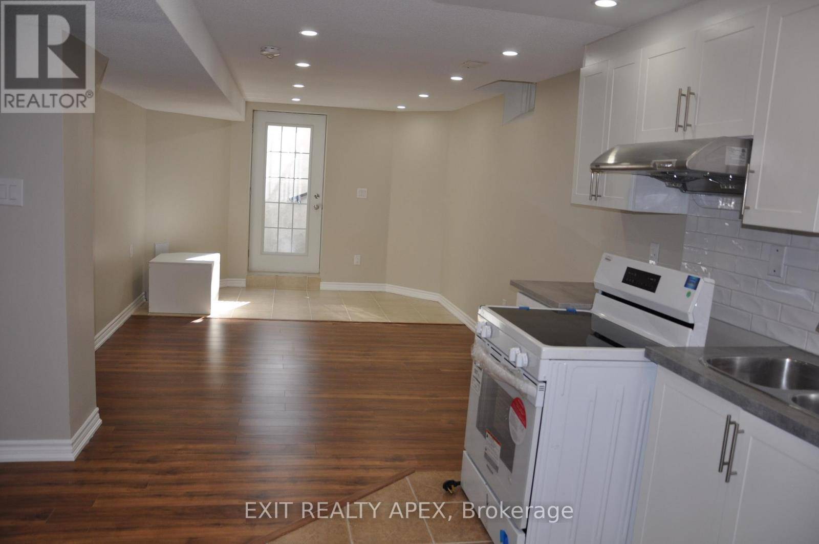 Mississauga (churchill Meadows), ON L5M6S1,5846 Terrapark TRL West #Basement