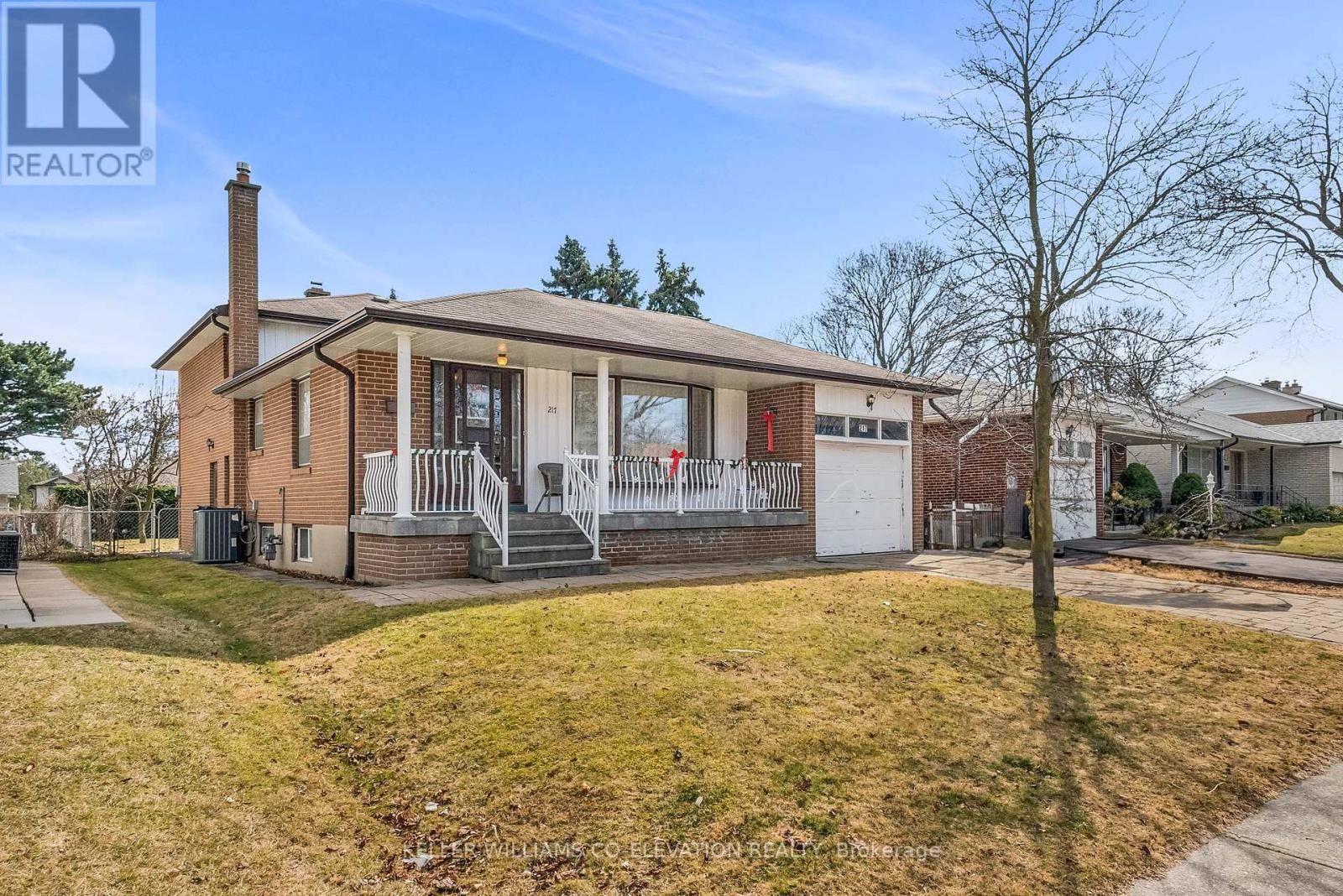 Toronto (willowridge-martingrove-richview), ON M9P1B6,217 LA ROSE AVENUE