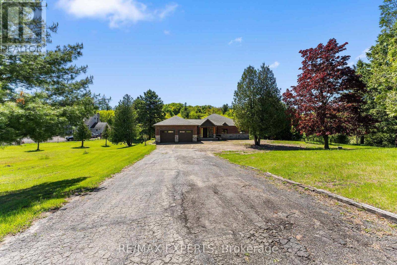 Caledon (palgrave), ON L7E3S7,211 PINE AVENUE