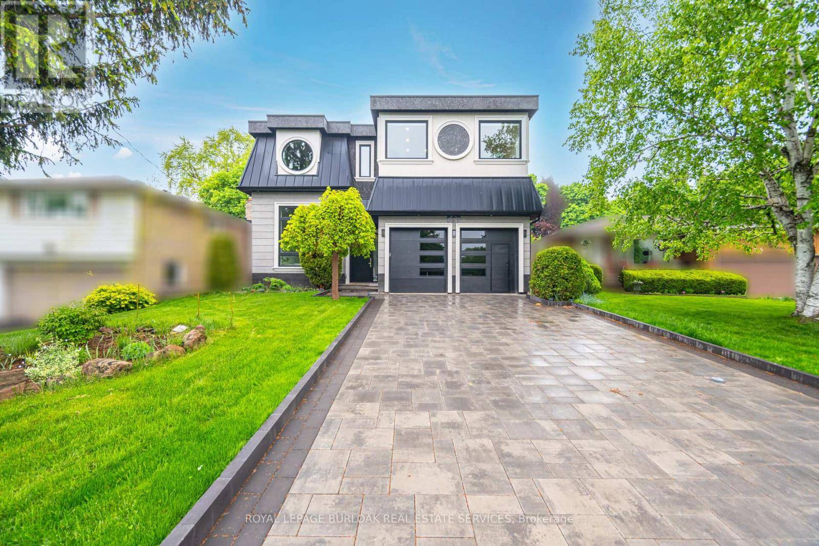 Oakville (wo West), ON L6L3R4,527 Vyner CRES #A
