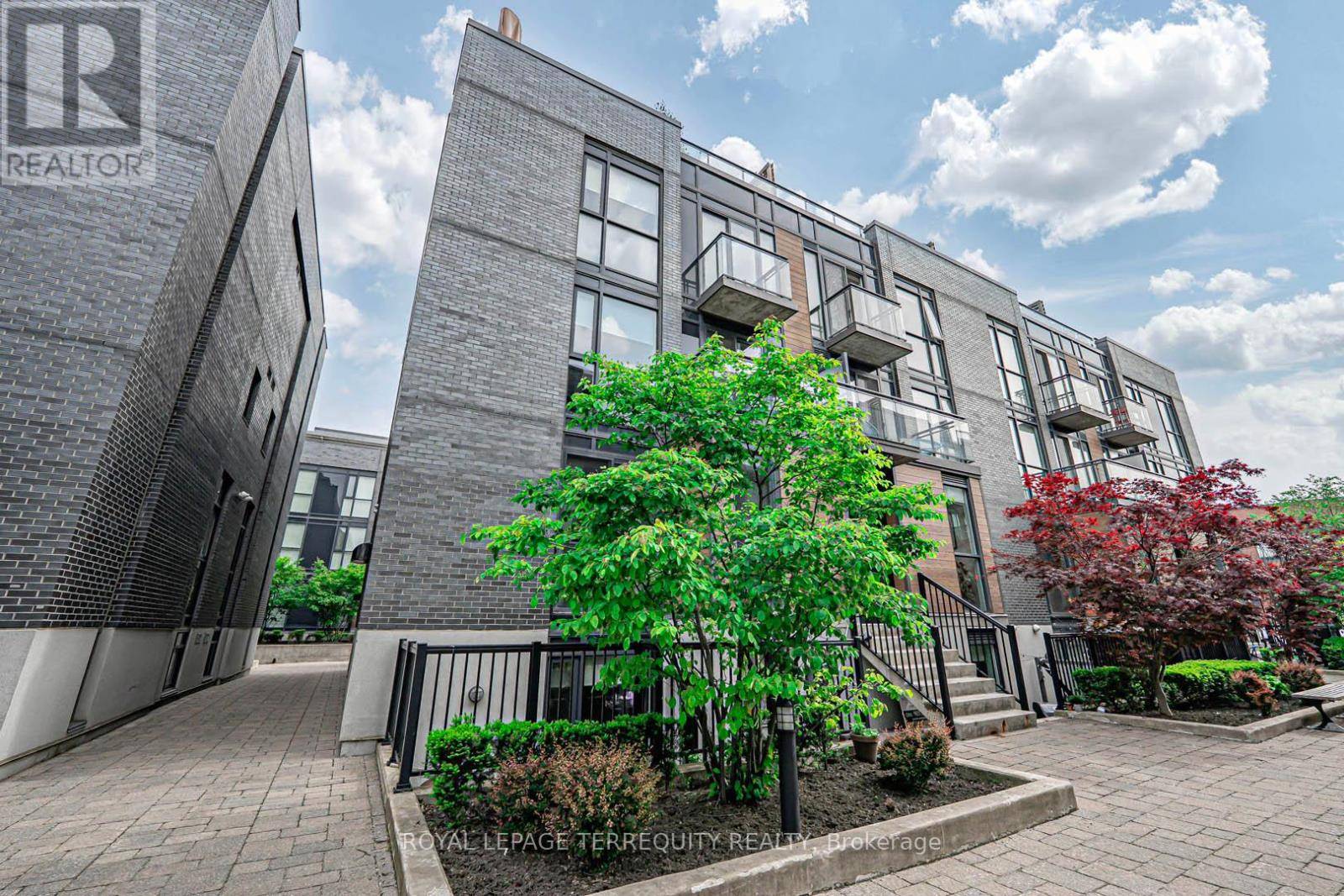 Toronto (dovercourt-wallace Emerson-junction), ON M6P0A9,15 Sousa Mendes ST #402