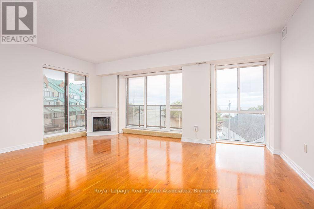 Oakville (br Bronte), ON L6L6J5,102 Bronte RD #315