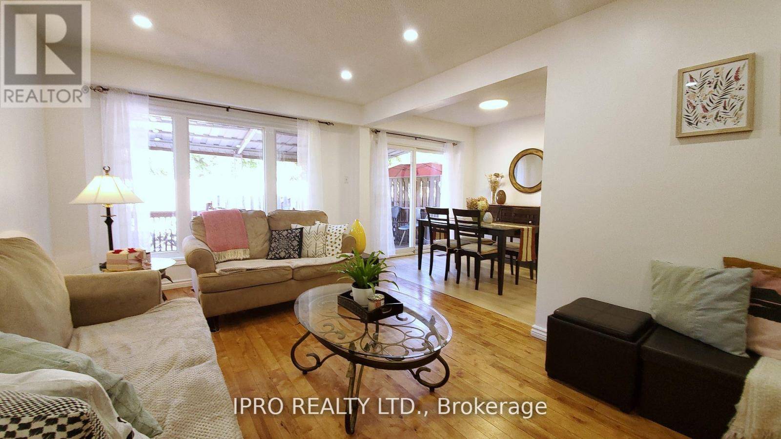 Brampton (central Park), ON L6S3K1,6 Carisbrooke CT #6