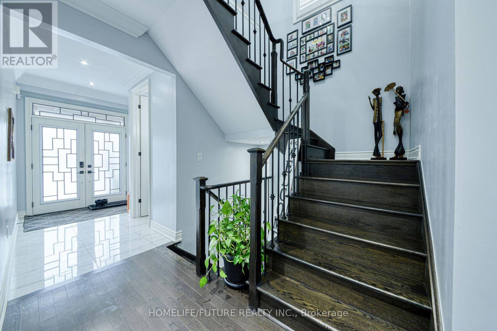 Brampton (brampton West), ON L6Y6B5,14 DANCING WATERS ROAD