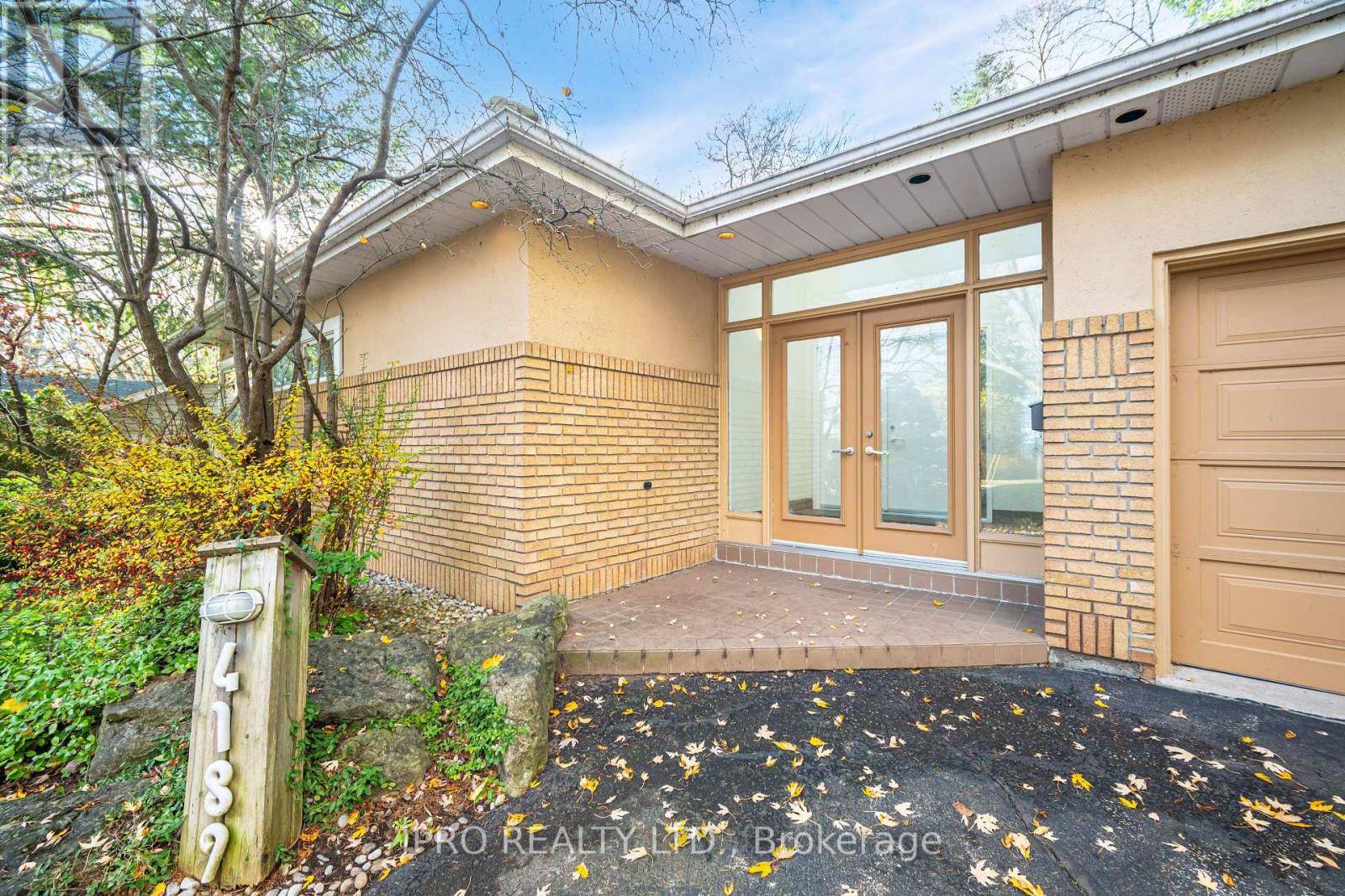 Burlington (shoreacres), ON L7L1E3,4189 INGLEWOOD DRIVE