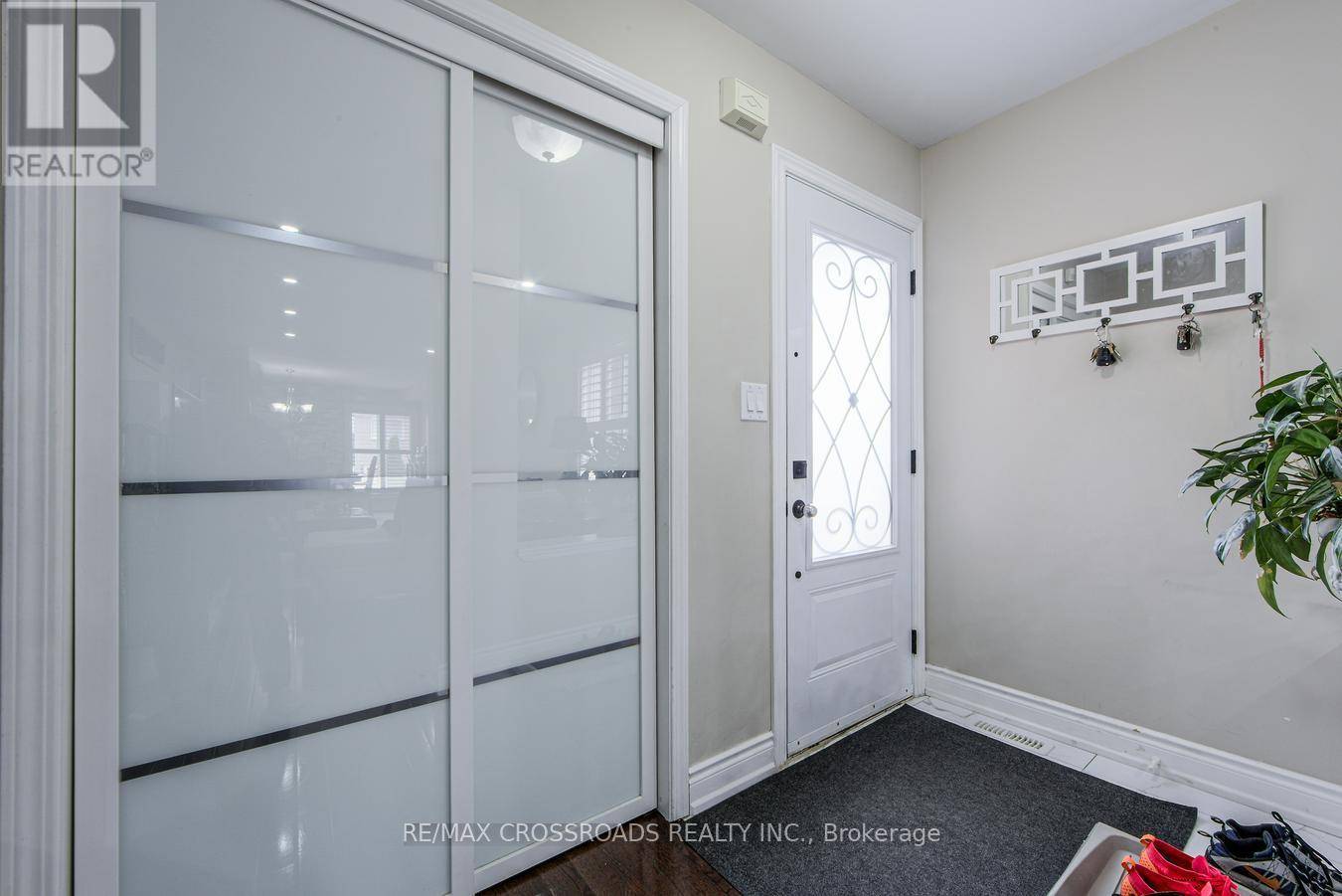 Brampton (sandringham-wellington), ON L6R2M6,34 NARROW VALLEY CRESCENT