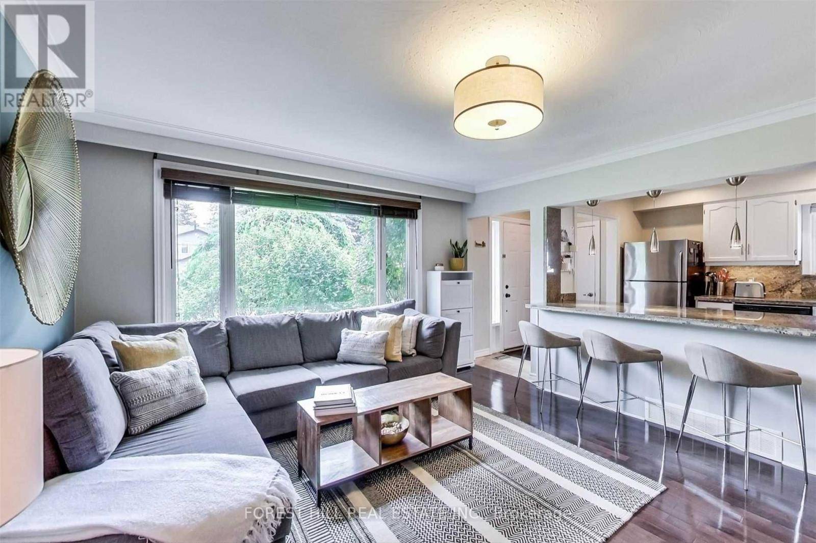 Mississauga (lakeview), ON L5E1R7,853 NINTH STREET