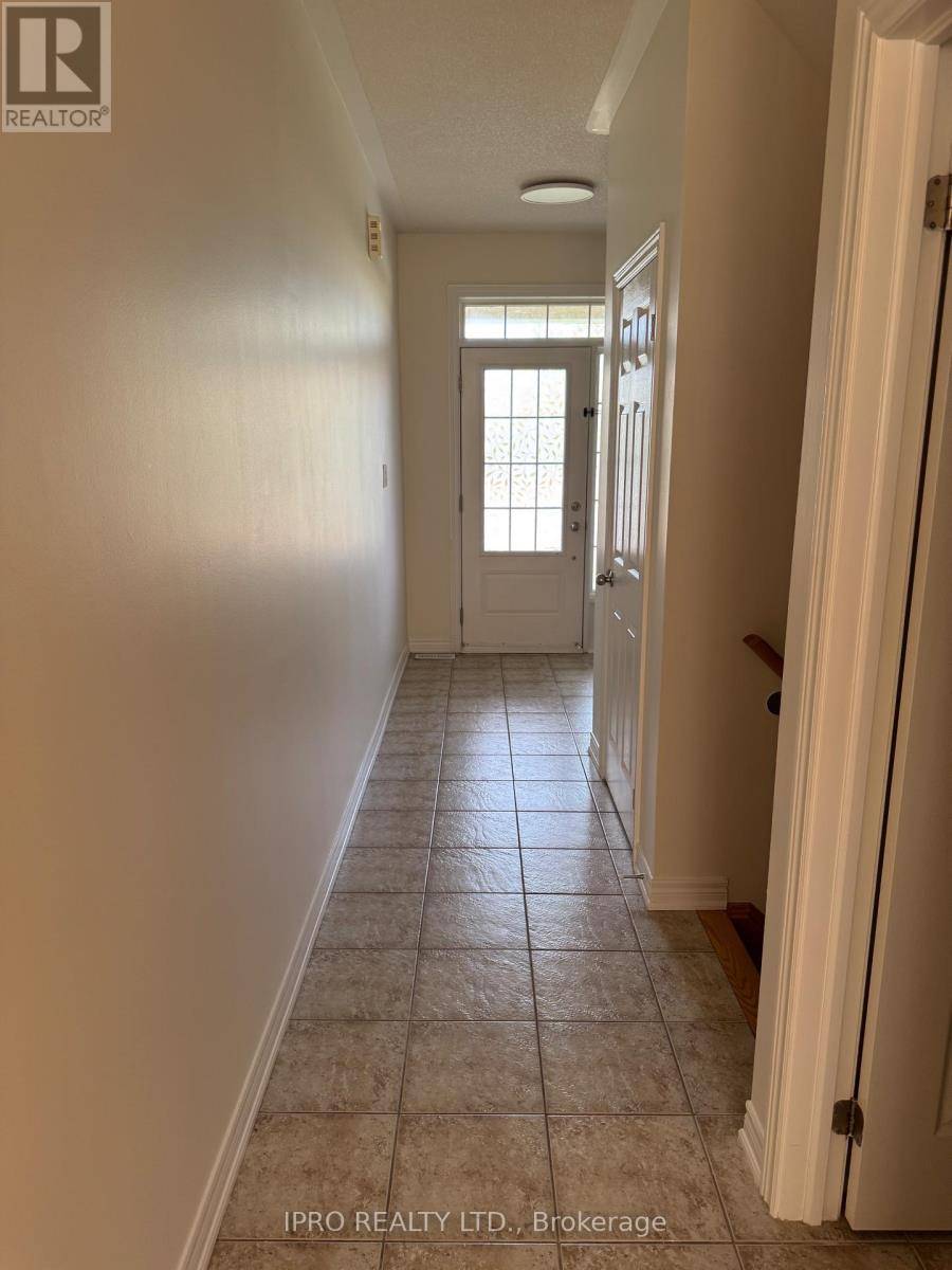 Milton (wi Willmott), ON L9T8K4,893 TRANSOM CRESCENT