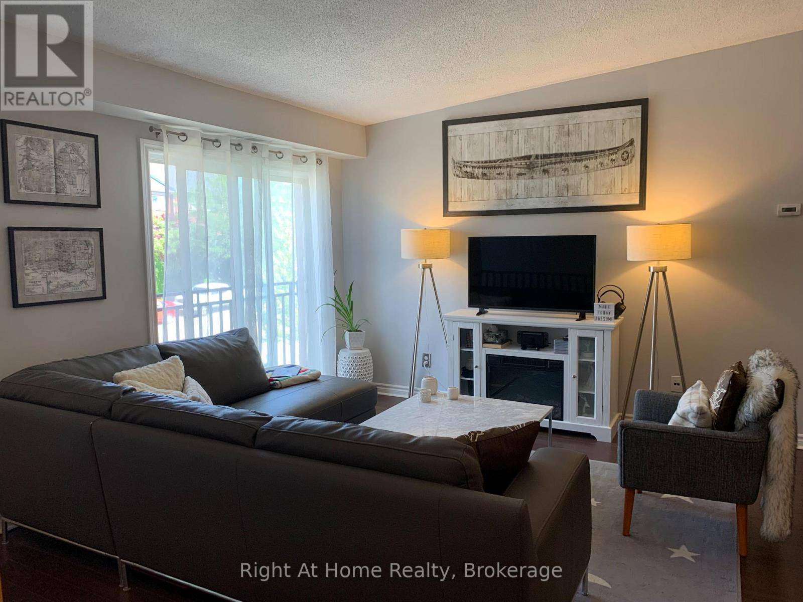 Burlington (uptown), ON L7L6R7,1701 Lampman AVE #706