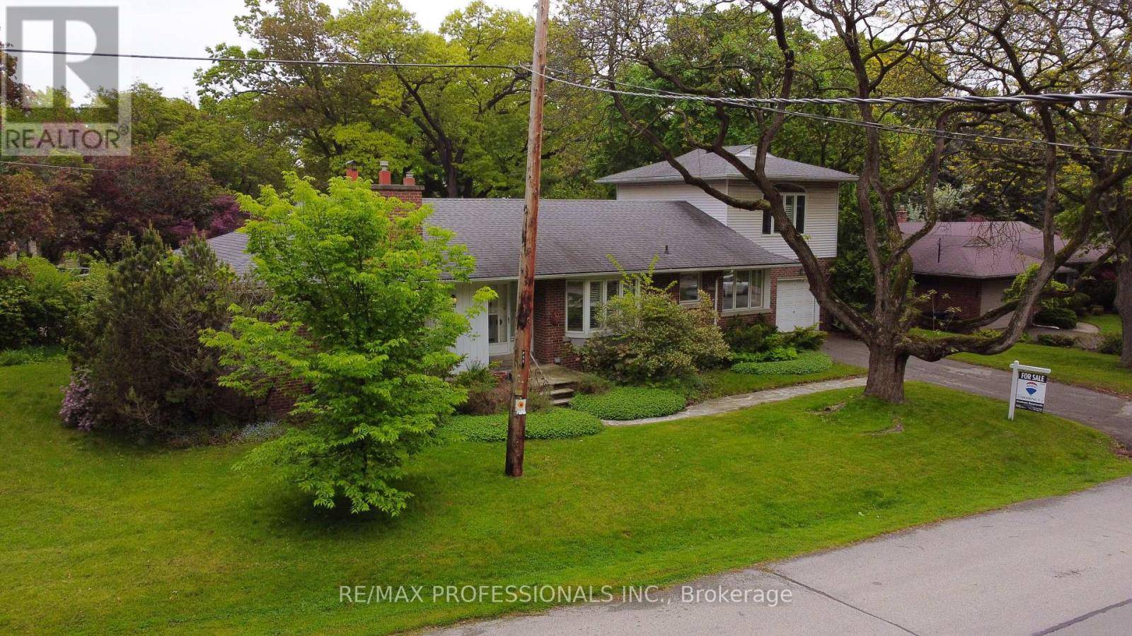 Toronto (edenbridge-humber Valley), ON M9A4P6,88 VALECREST DRIVE