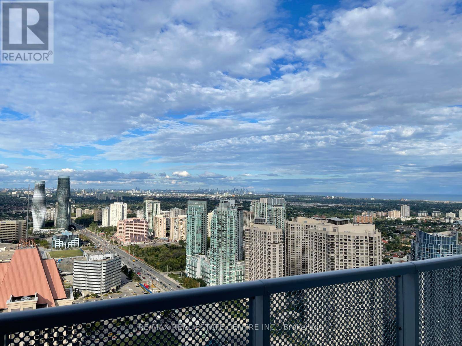 Mississauga (city Centre), ON L5B0L4,4065 Confederation Pkwy #4308
