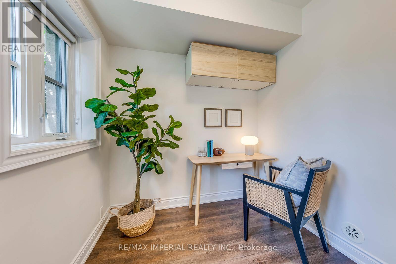 Oakville (ro River Oaks), ON L6H0N2,2153 LILLYKIN STREET