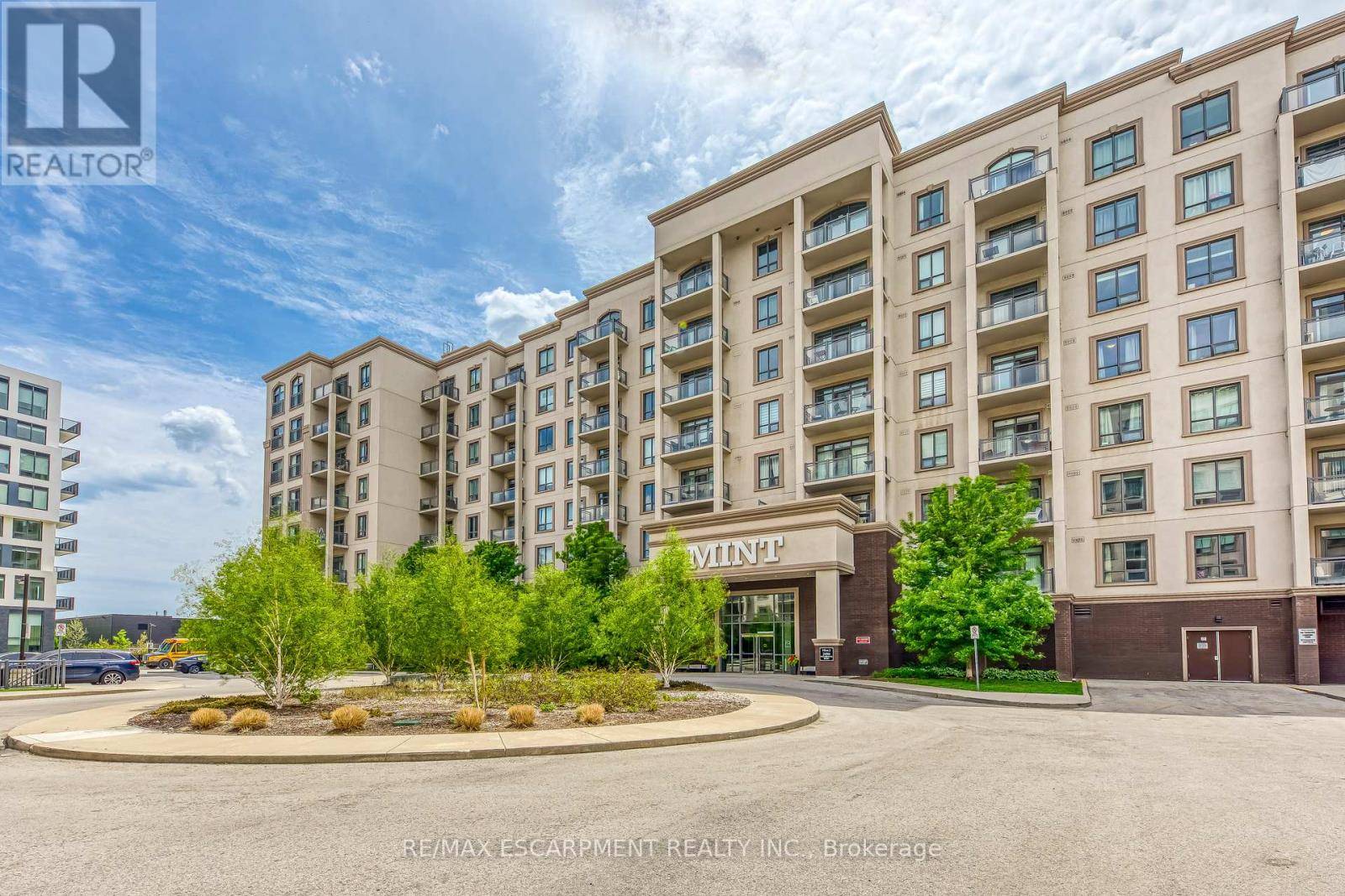 Oakville (wm Westmount), ON L6M0Y5,2490 Old Bronte RD #613
