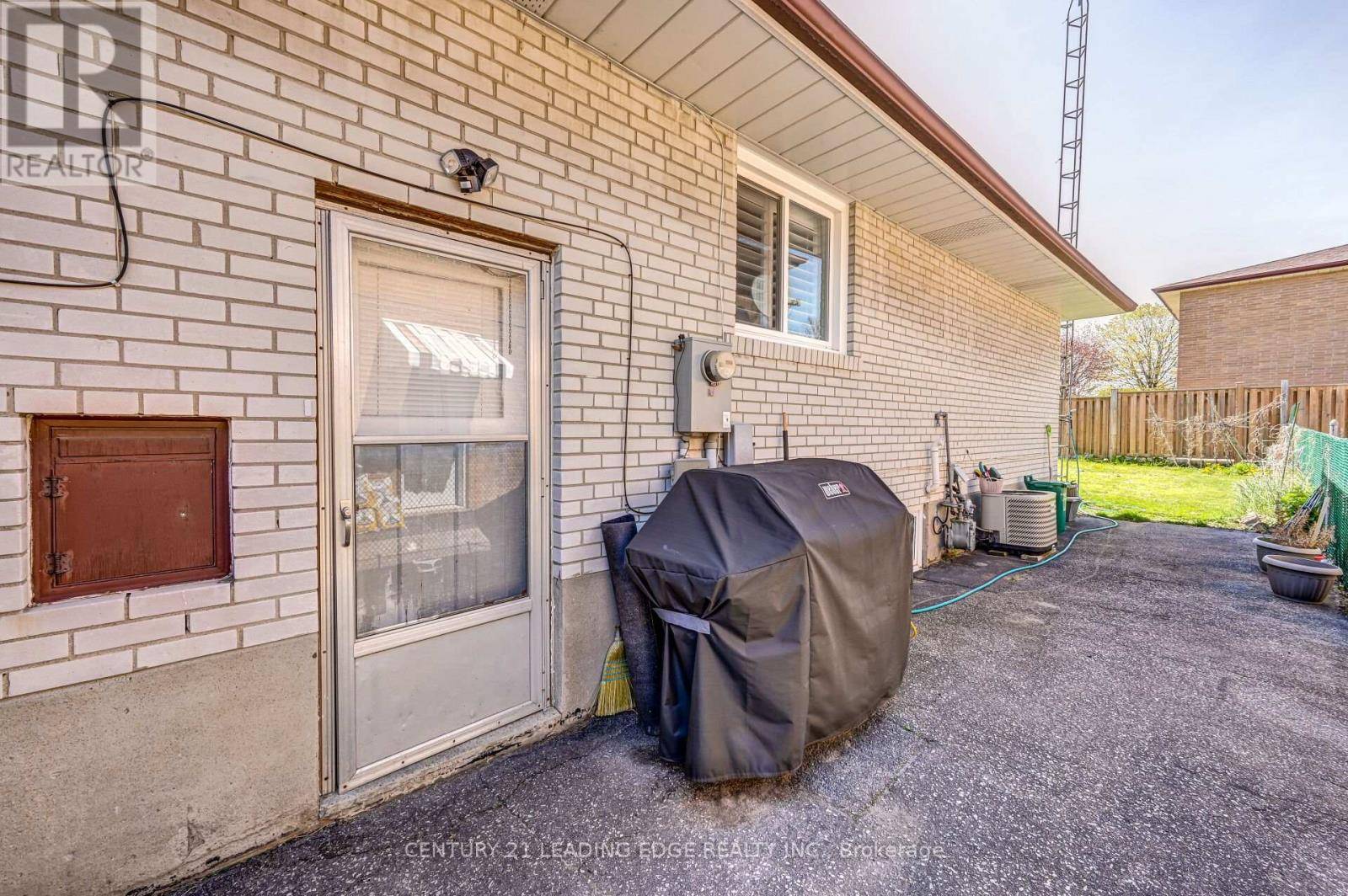 Mississauga (cooksville), ON L5A1K3,621 - LOWER LEVEL TEDWYN DRIVE