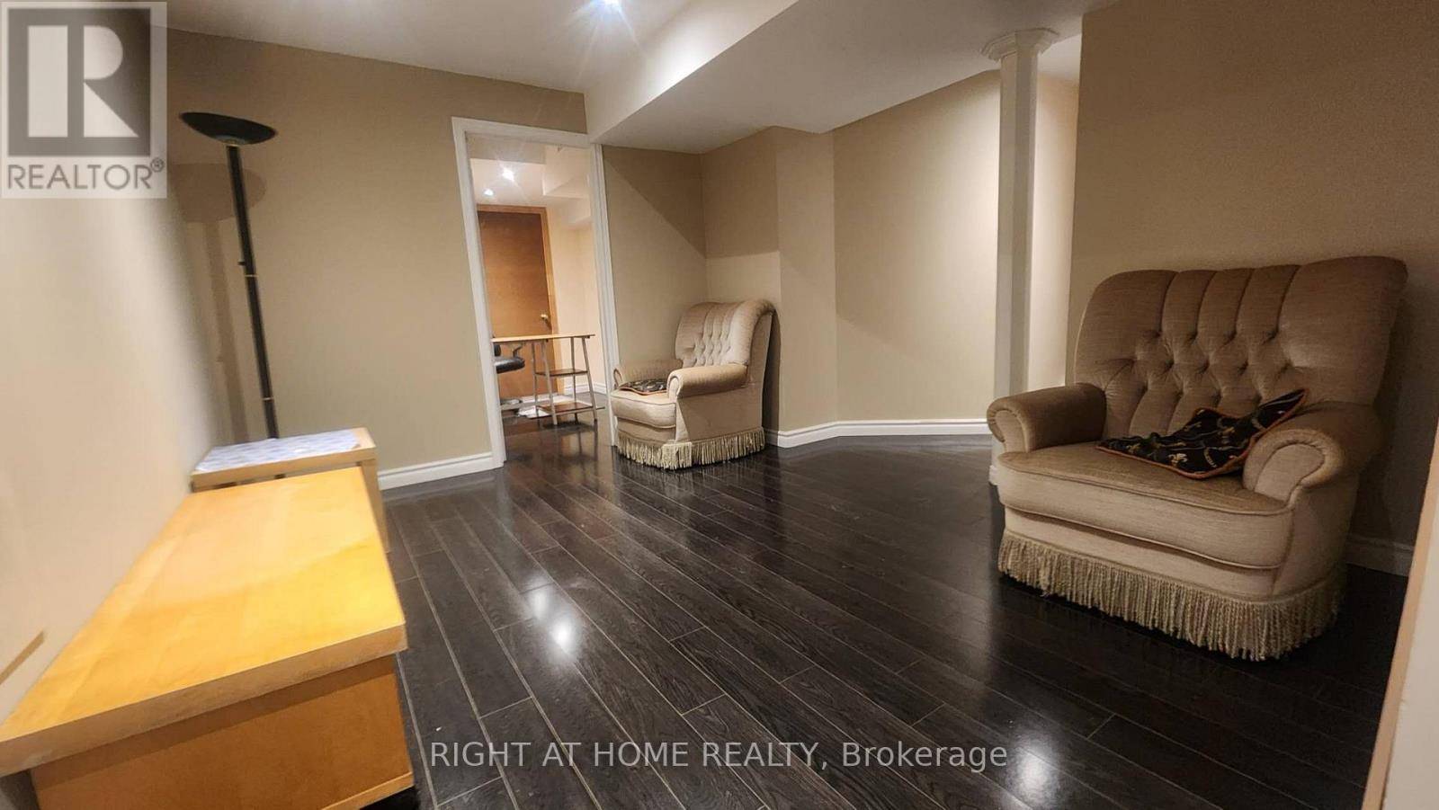 Oakville (jc Joshua Creek), ON L6H0B9,1305 Kestell BLVD #(Bsmnt)
