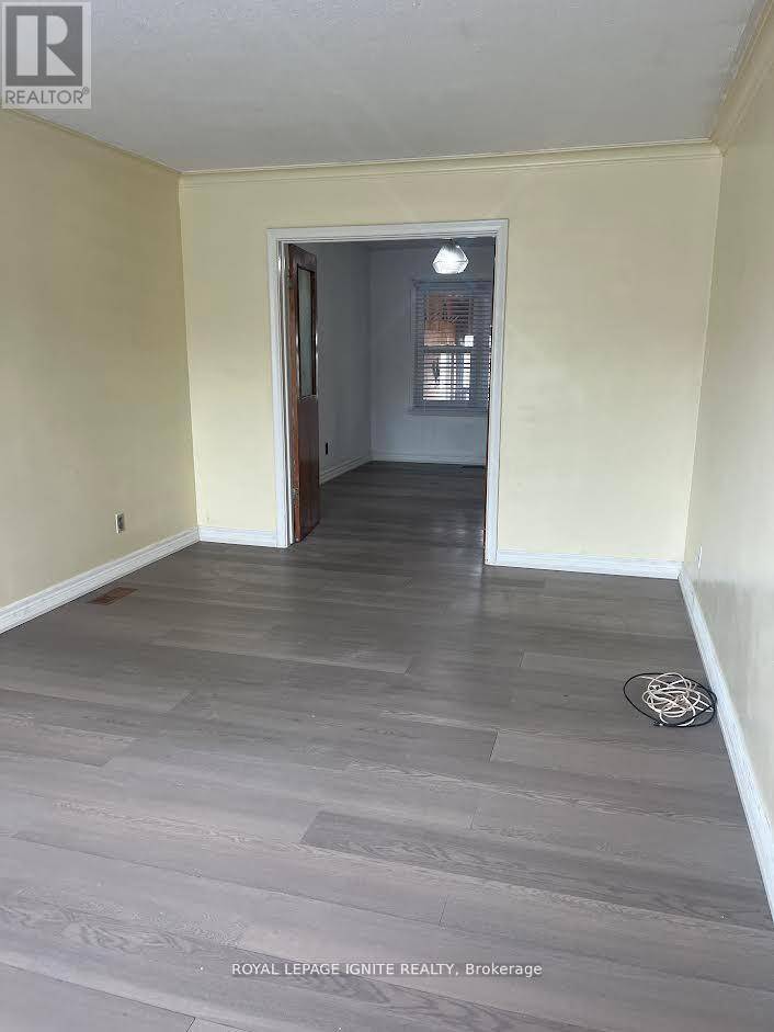 Toronto (rockcliffe-smythe), ON M6N3W2,852 RUNNYMEDE ROAD