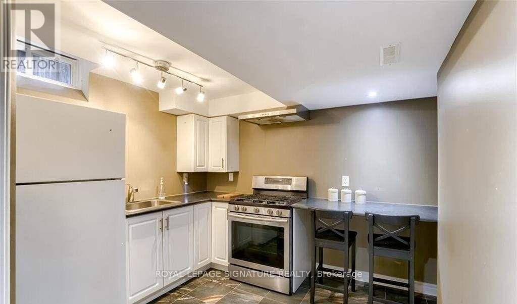 Mississauga (meadowvale), ON L5N6K7,7256 SEABREEZE (LOWER) DRIVE