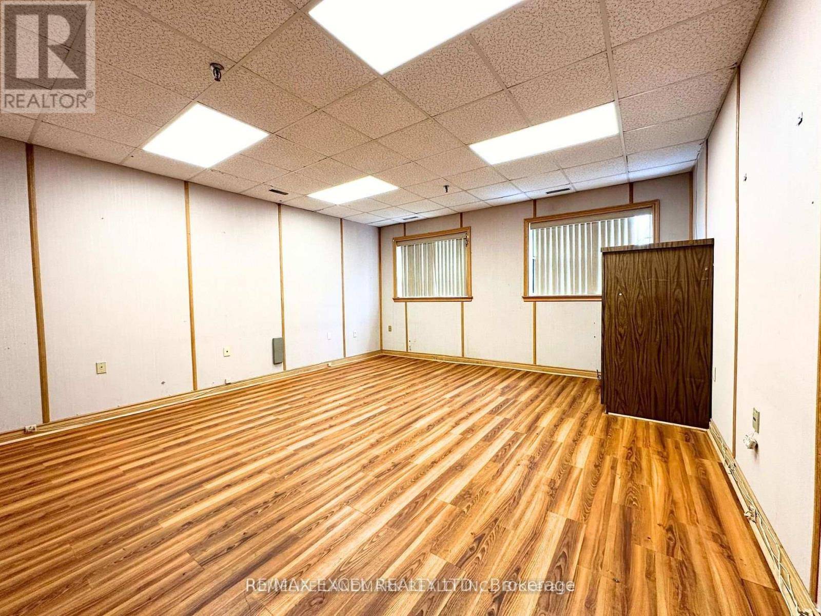 Toronto (yorkdale-glen Park), ON M6A1B4,705 Lawrence AVE West #202