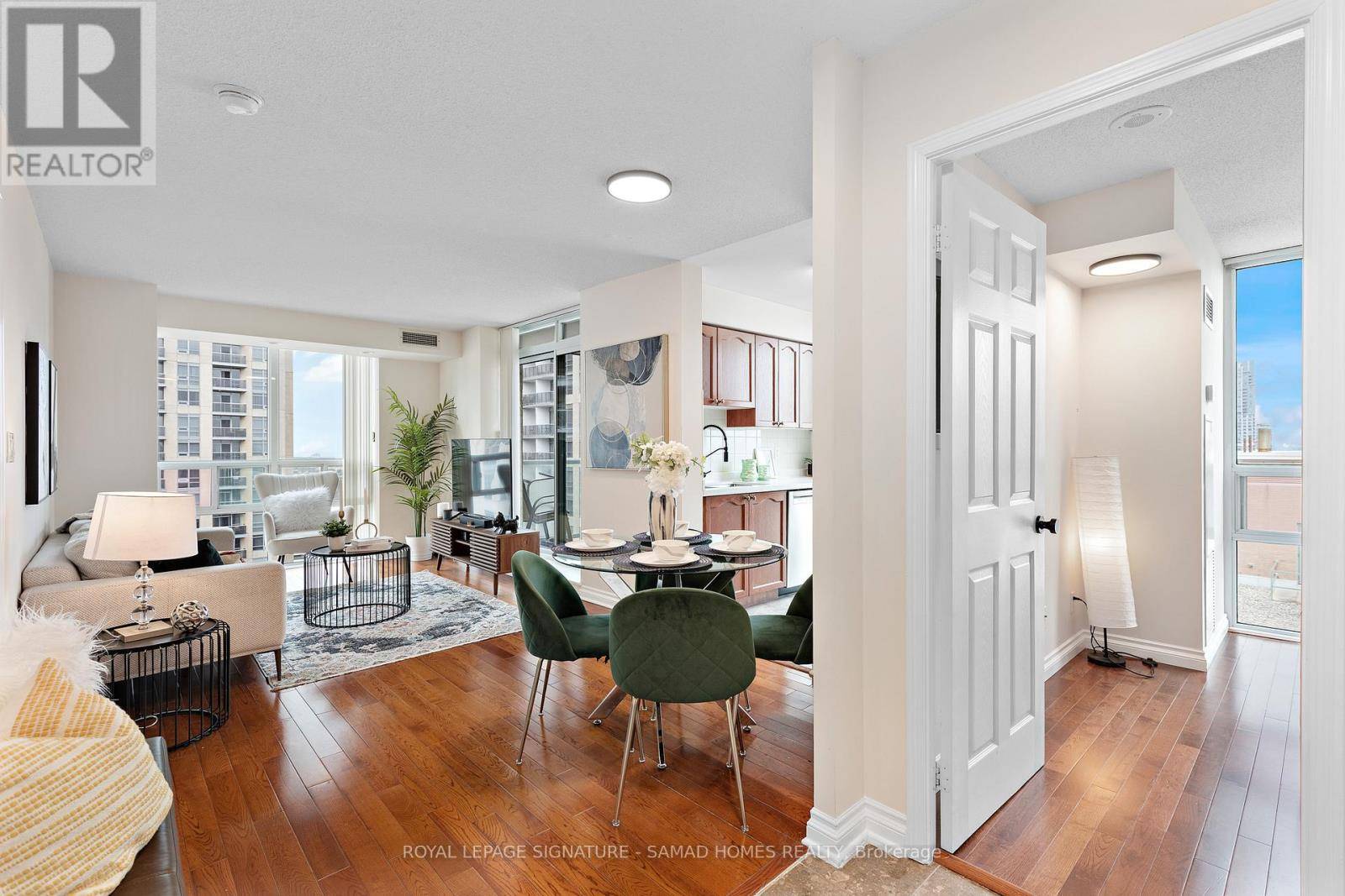 Toronto (islington-city Centre West), ON M9A0A4,7 Michael Power PL #LPH07