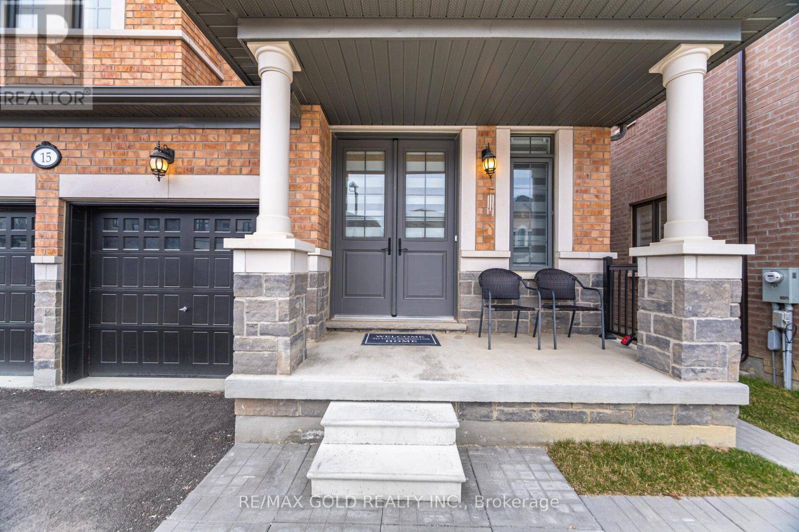 Brampton (sandringham-wellington North), ON L6R4E3,15 DUXBURY ROAD