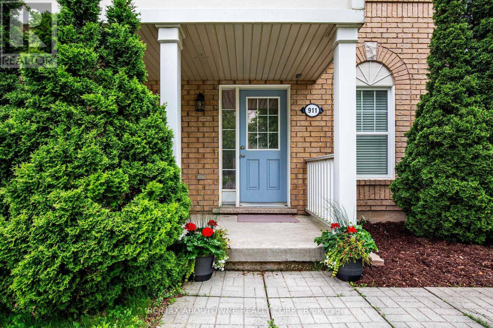 Milton (co Coates), ON L9T0M2,911 DEVERELL PLACE