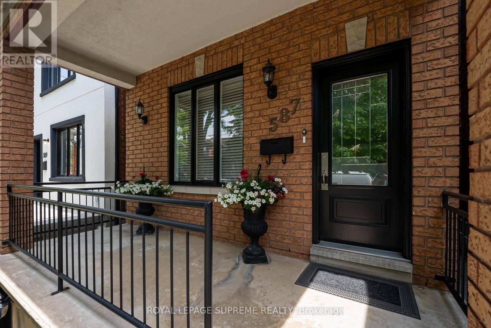Toronto (dovercourt-wallace Emerson-junction), ON M6H3W9,587 ST CLARENS AVENUE