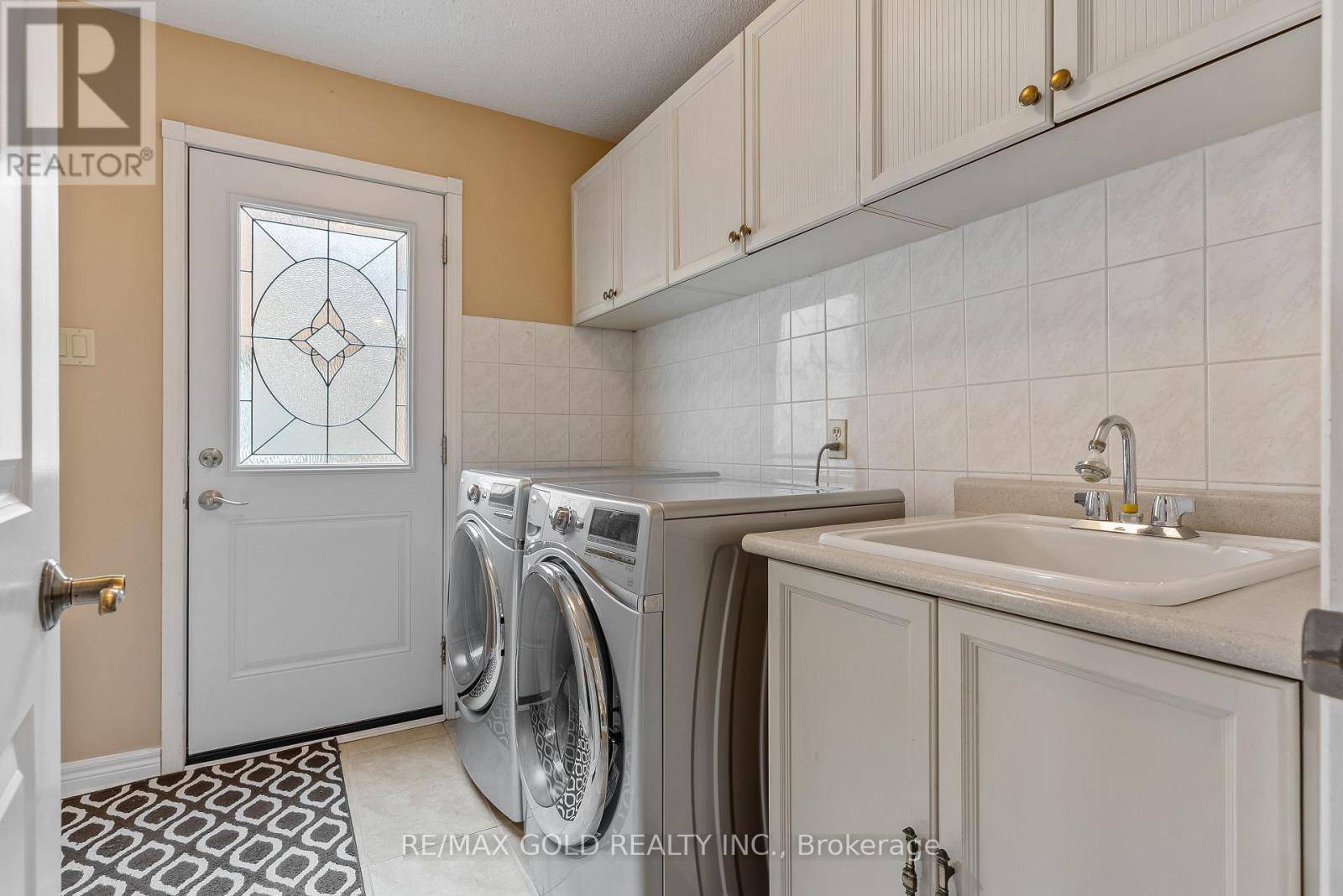 Brampton (northwood Park), ON L6X3J5,58 HALL CRESCENT