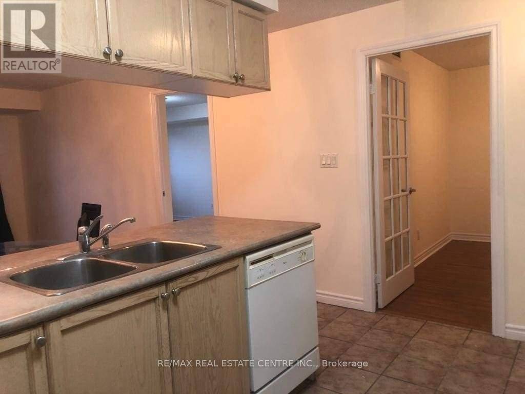 Mississauga (city Centre), ON L5B4M7,3880 Duke Of York BLVD #2409