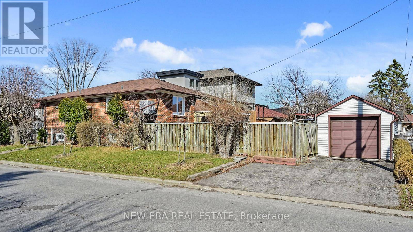 Toronto (rustic), ON M6L2B3,35 BECKETT AVENUE