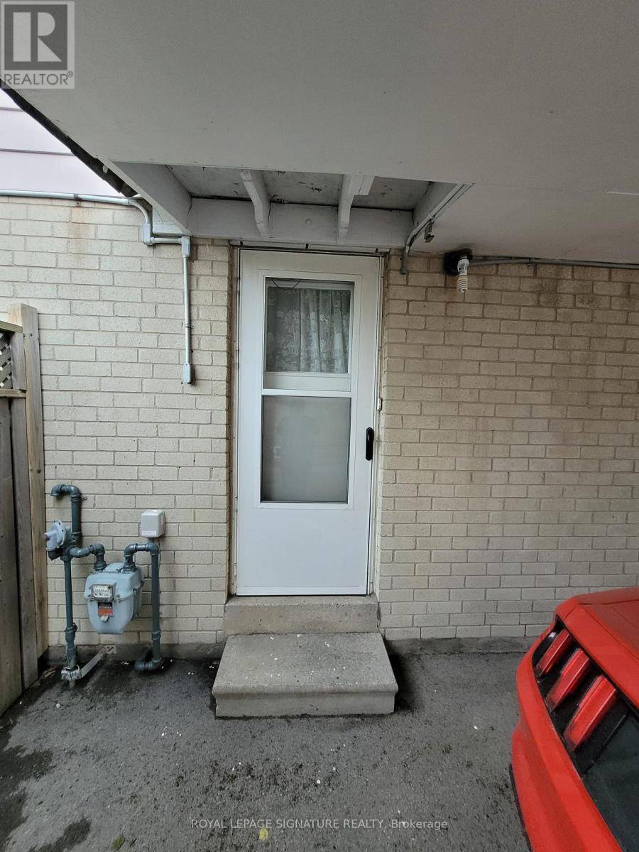 Mississauga (clarkson), ON L5J1M3,2616 Widemarr RD South #Lower unit