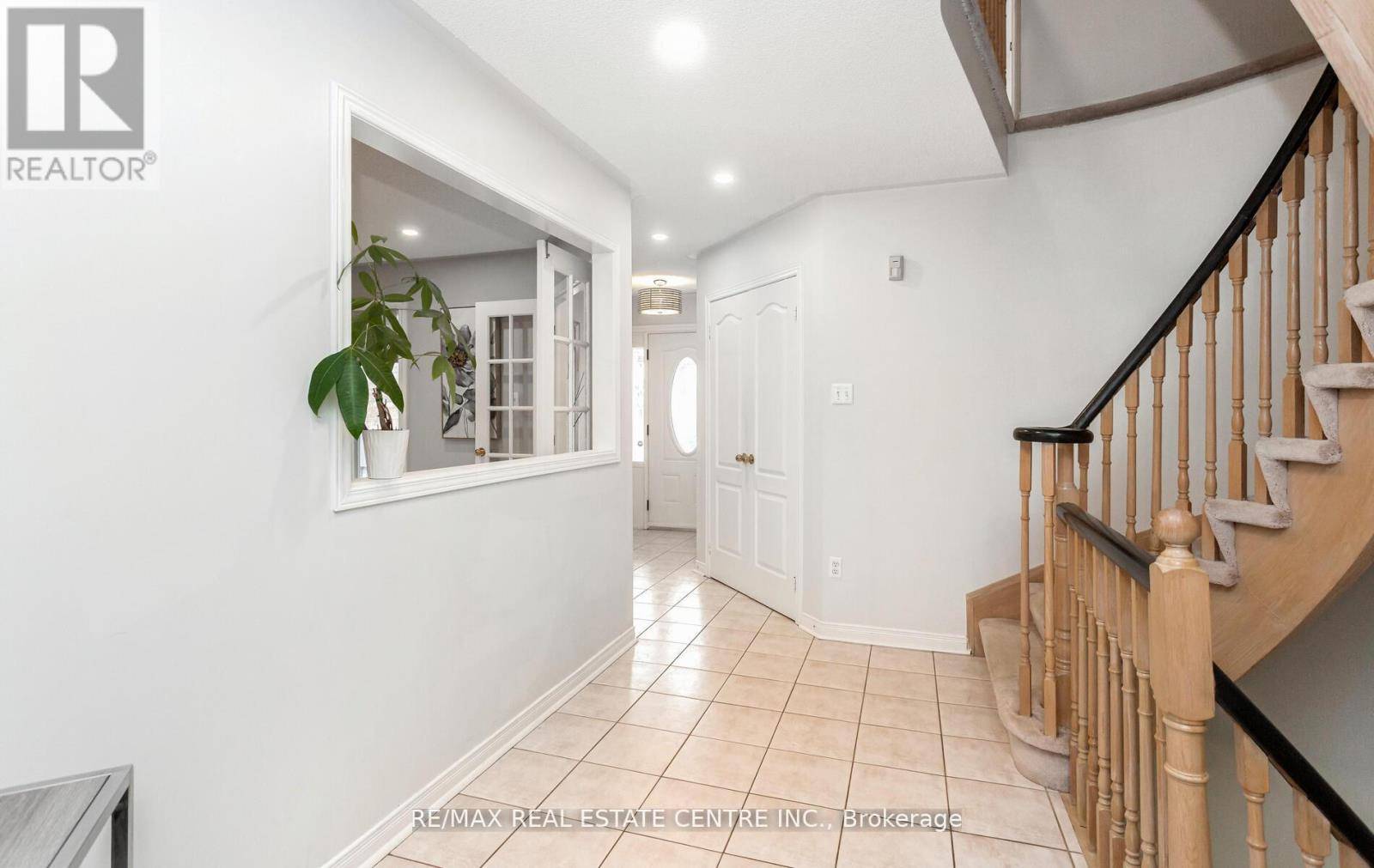 Mississauga (east Credit), ON L5M6A1,1731 RIVERBROOK CRESCENT