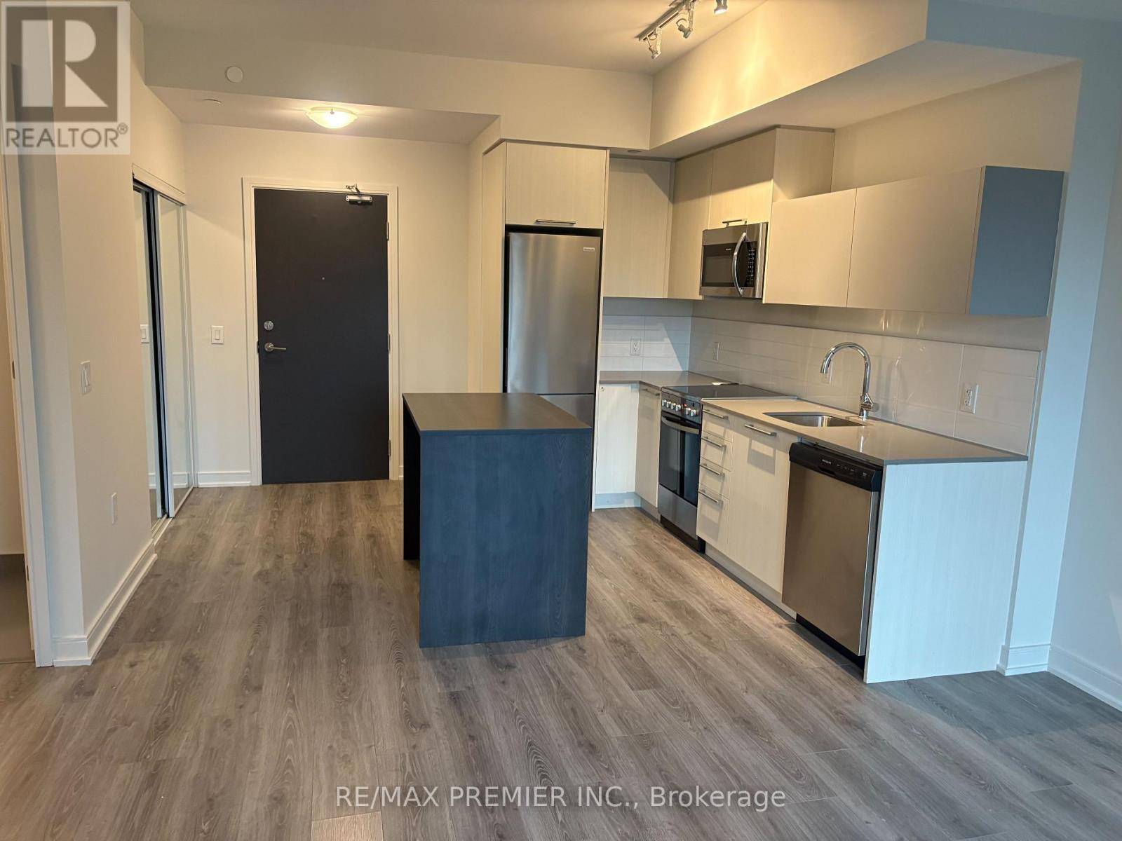 Toronto (stonegate-queensway), ON M9Y0C4,25 Neighbourhood LN #510