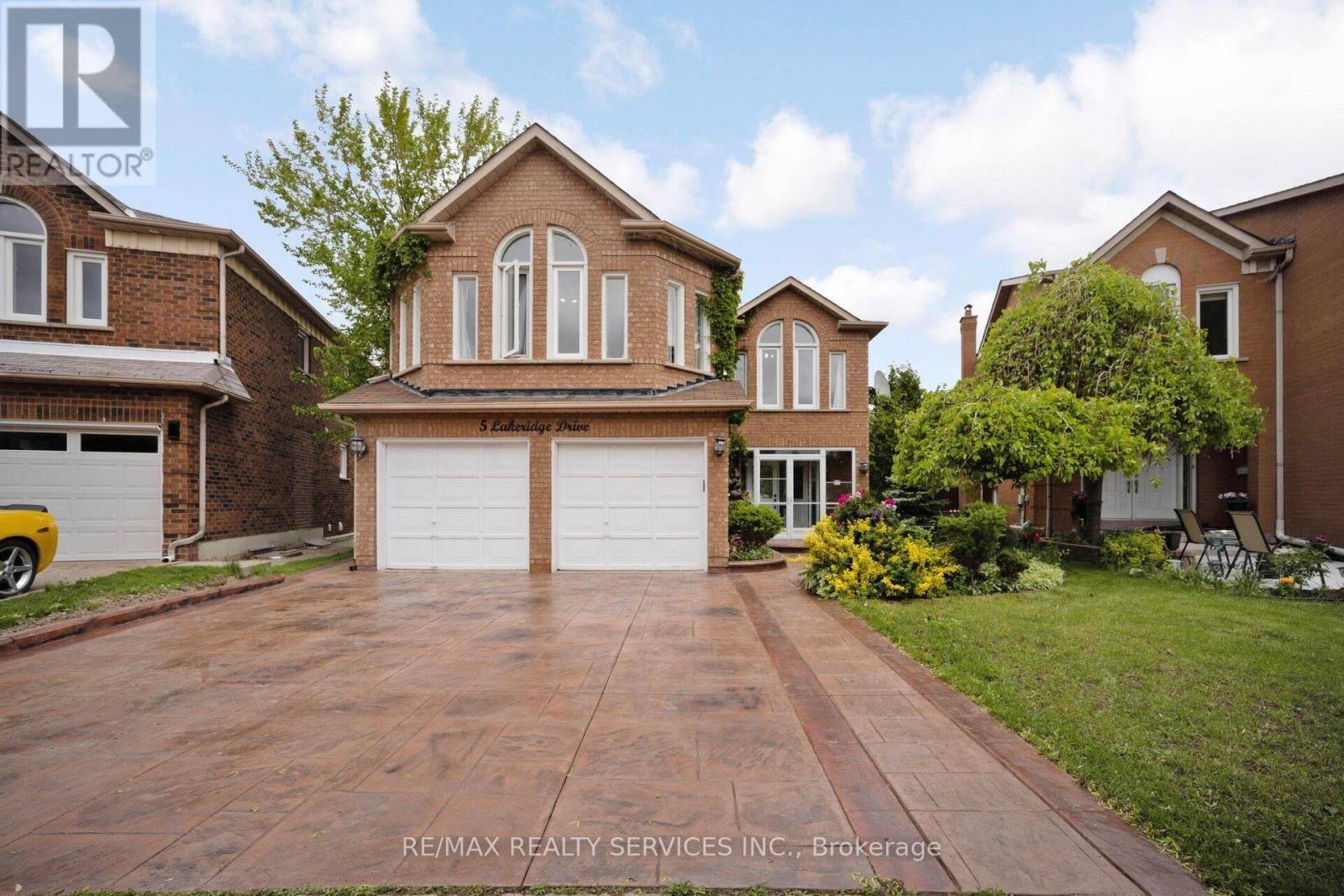 Brampton (westgate), ON L6S5V2,5 LAKERIDGE DRIVE