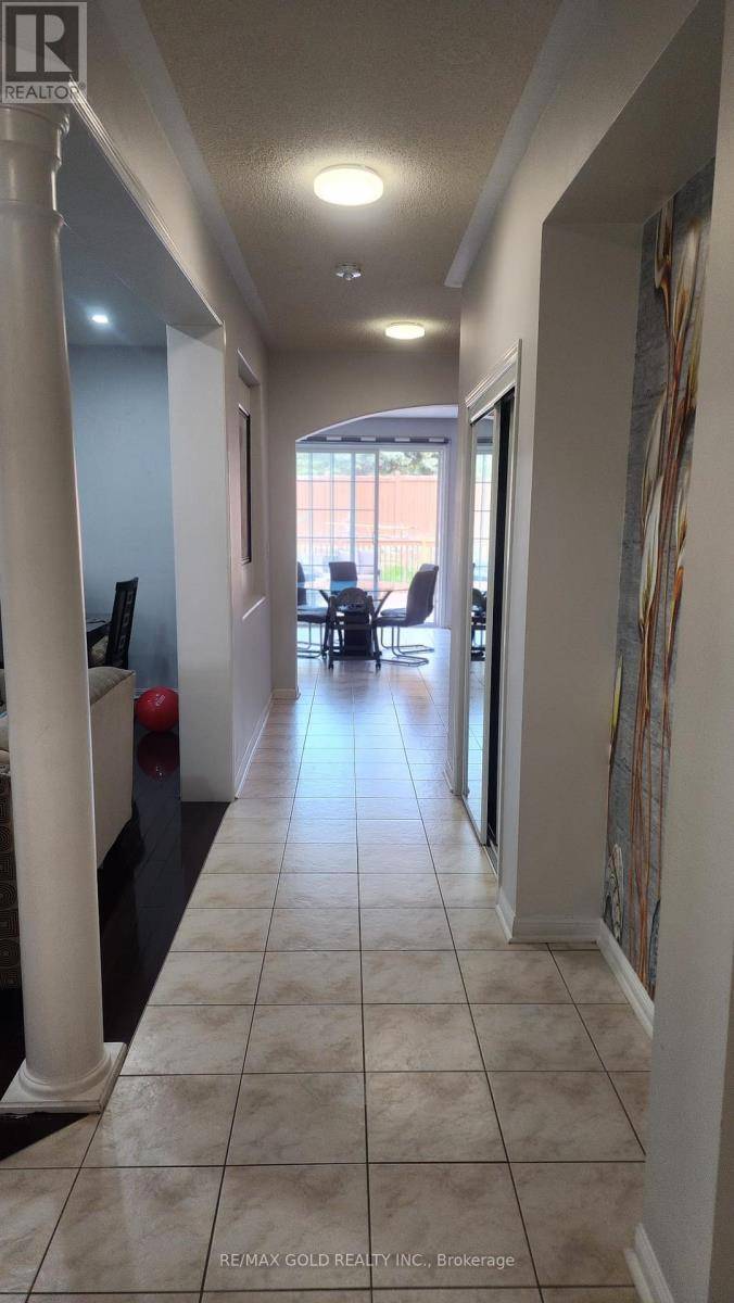 Brampton (gore Industrial North), ON L6S6L4,18 SLIPNEEDLE STREET