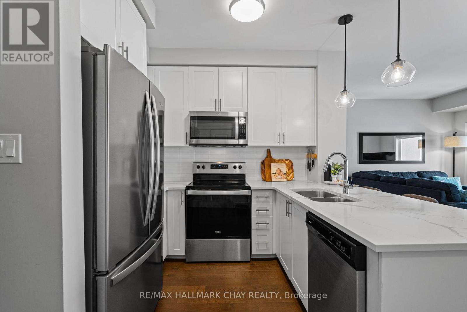 Milton (wi Willmott), ON L9T8X5,610 Farmstead DR #622
