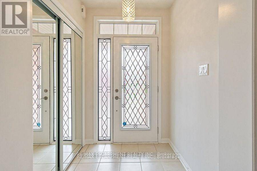 Milton (wi Willmott), ON L9T8C7,255 MONAGHAN CRESCENT E