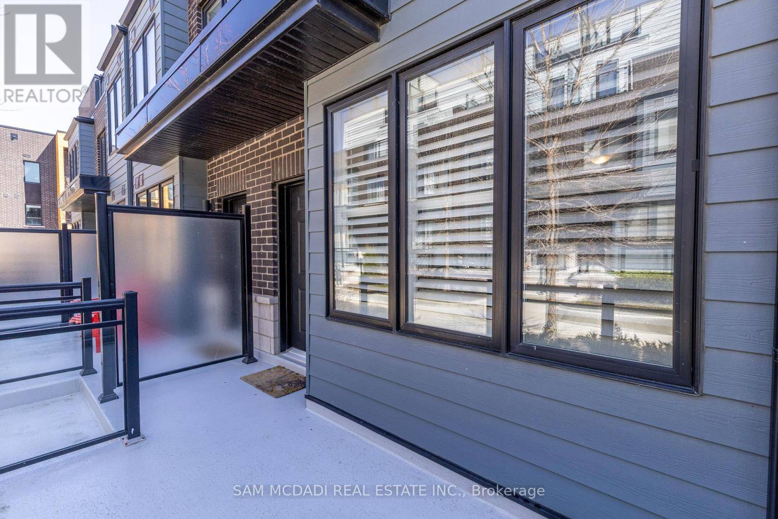 Mississauga (clarkson), ON L5J0B3,2255 Mcnab LN #4
