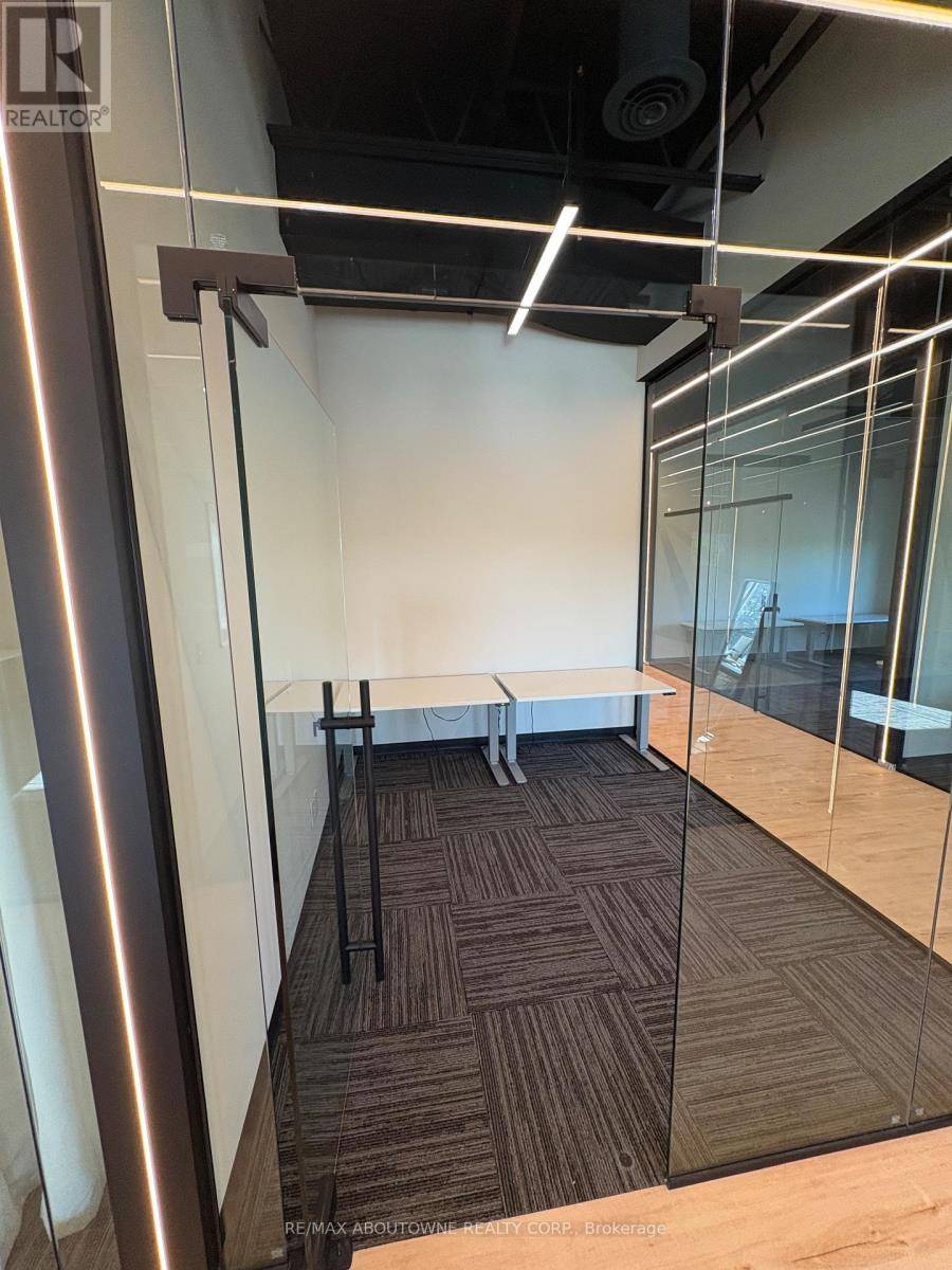 Mississauga (gateway), ON L5R3R1,320 Matheson BLVD West #211-2